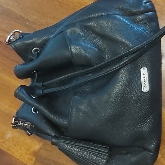 Coach leather bucket purse - Picture 4 of 13